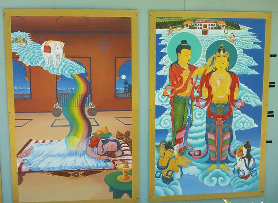 Bilder an der Rückseite des Meditationshauses