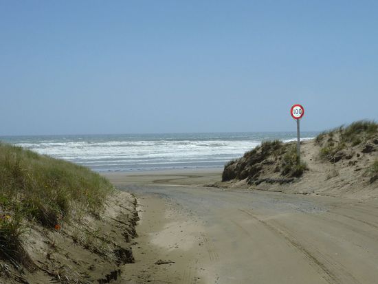 Zufahrt zum 90-Mile-Beach, eine offizielle Straße