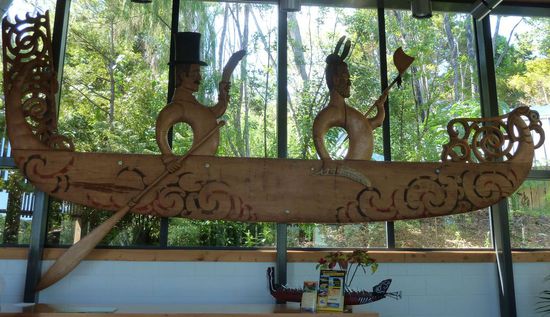 am Eingang des Waitangi-Treaty-Grounds