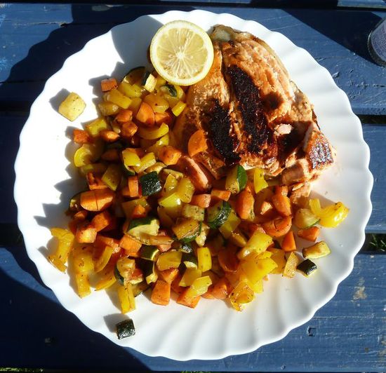 der gute Lachs und Vegies als er noch nicht am Boden lag 