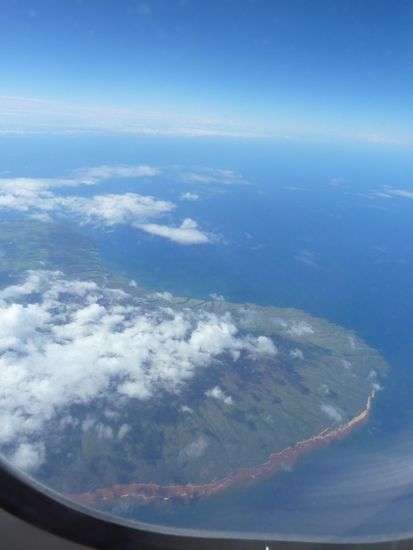 Sicht auf Big Island (unter den Wolken liegt der Volcano Nationalpark)