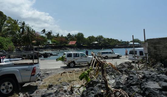am Straßenrand wo der Tsunami verheerende Zustände hinterließ