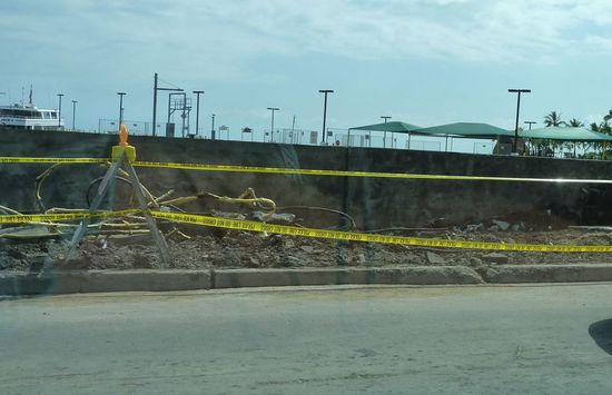vom Tsunami zerstörte Straßen, wie man sie überall sah
