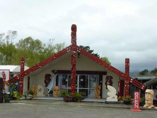 Ein Marae, Versammlungshaus der Maori - inzwischen zu meinem Shop umgebaut