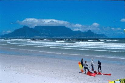 Blick vom Bloubergstrand auf den Tafelberg.