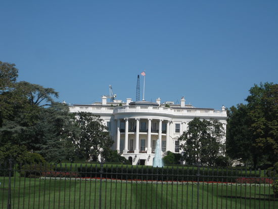Das weisse Haus von hinten