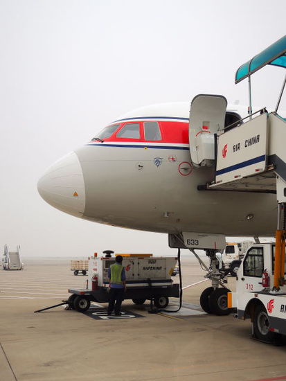 TU-204 in PEK