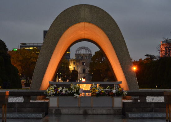Blick durch den Kenotaph