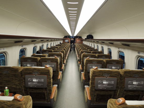 Hier ergatterte ich einen Platz im 2+2 Wagon