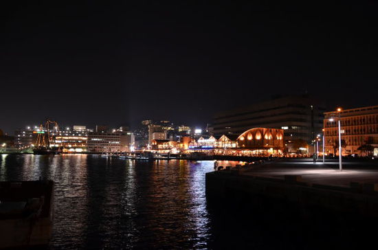 Nächtlicher Blick über den Hafen...