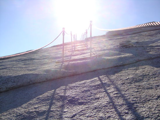 Aufstieg auf den Halfdome. Da soll's hochgehen?! Verrückt!!