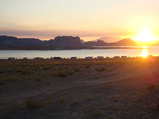 Sonnenaufgang am Lake Powell