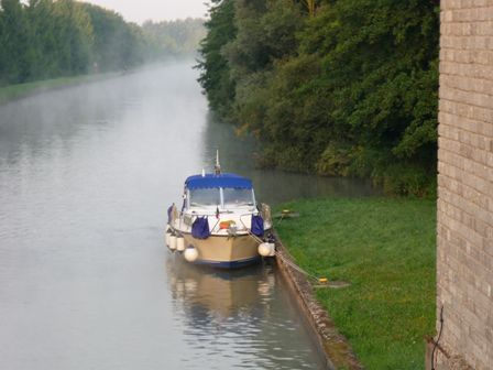 Einsam und in herrlicher Ruhe haben wir vor der Schleuse die Nacht verbracht