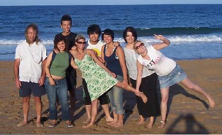 Links ist Chris aus Australien, daneben Alessia aus Italien, Woo Woong aus Korea, Anja aus Deutschland, Min Hyun aus Korea, Nici, Nini und Sarah aus Deutschland.