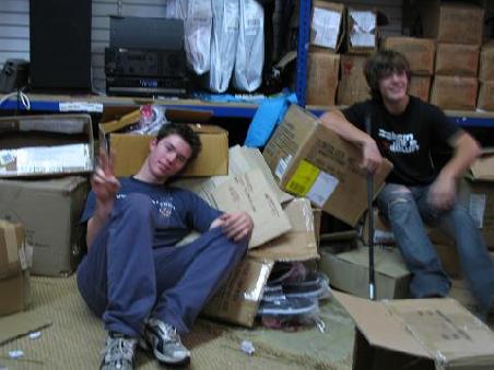 Das nennt man Arbeitsmoral. Hier Richie und Karl beim schweren Arbeiten oder wie auch immer.
