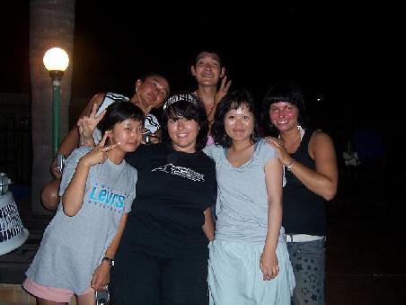 Gruppenfoto mit Gi Yun, Hosu, Ha-Yan und Hee You