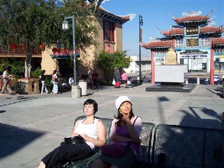 Joe und Eva beim chillen in Chinatown