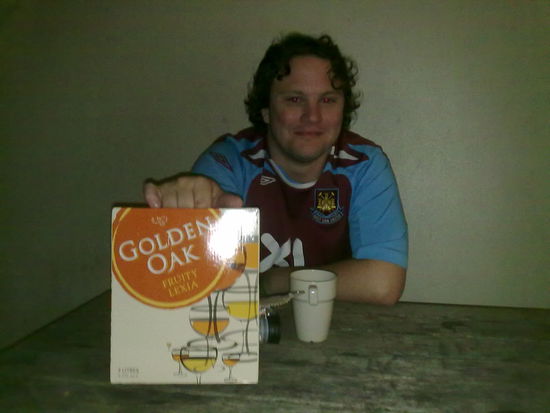 Gut, dass wir am nächsten morgen nicht rausmussten...im Gegensatz zu T-jay, aber er ließ sich den Genuß nicht verderben, das tat der Goon für ihn...haha!! 