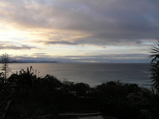 Auch einen Sonnenuntergang gibts noch, aber die Regenwolken ziehen schon wieder auf...