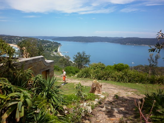 Mit netter Lagune zur anderen Seite