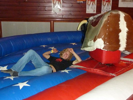 Hat Konrad doch noch sein Jackaroo Kurs bekommen.