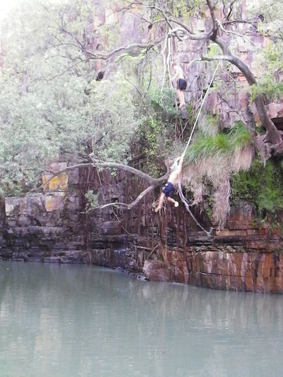 Ein dickes Dankeschön an den, der da ein Seil an den Baum gehangen hat! Damit hat "The Grotto" auf jedenfall an Attraktivität gewonnen!