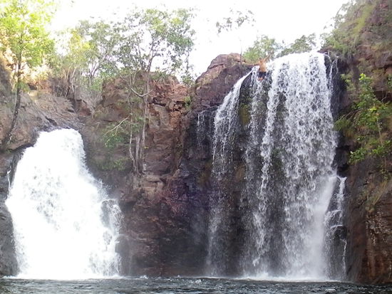 Nachdem wir, gleich nach Ankunft an den Wasserfällen, gesehen hatten, wie ein Australier vom 8-Meter Wasserfall hinunter sprang gab es keine Fragen mehr: Wir auch!