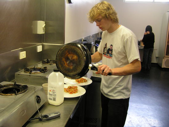 Konrad kocht und dafür wasche ich meist ab