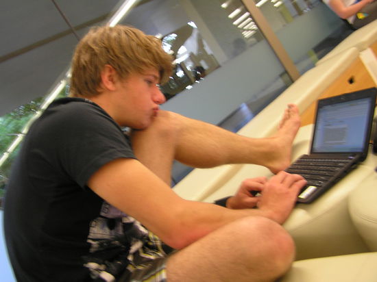 E-mail check in der Bibliothek