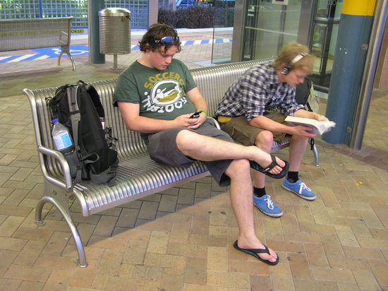 Warten auf die Bahn auch in Australien