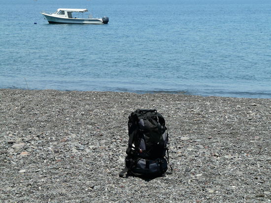 Jan's Rucksack hat viel von der Welt gesehen und sicher viel zu erzaehlen, wenn er wieder daheim ist 