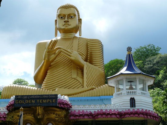 Dambulla und die Eröffnung der tausend Statuen