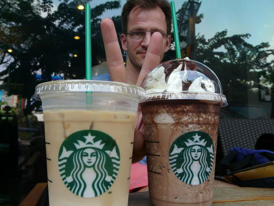 kurzer Zwischenstop und dann ins Getümmel... auf zum Erawan Schrein