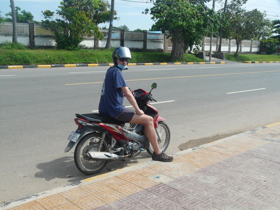 Noch sind wir guter Dinge und die Straßen asphaltiert....