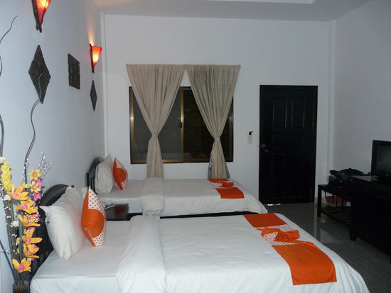 Unser Zimmer, bevor es aussah, wie nach einem Granatenangriff