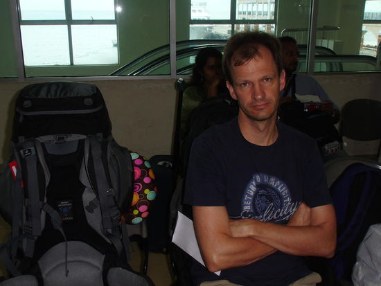 Der Herr ist gelangweilt.