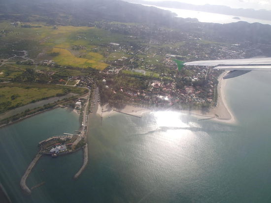 Flug über das Langkawiarchipel