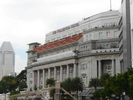 Das berühmte Fullerton Hotel... untergebracht im alten Postgebäude.