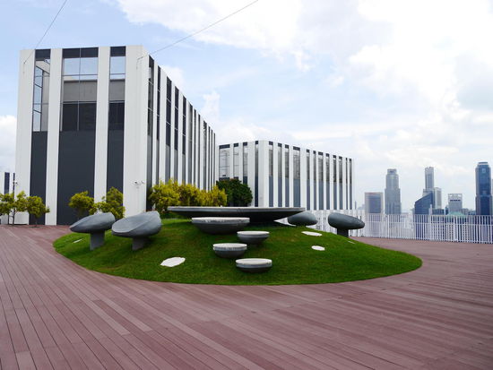 Tolles Design auf der Skybridge.