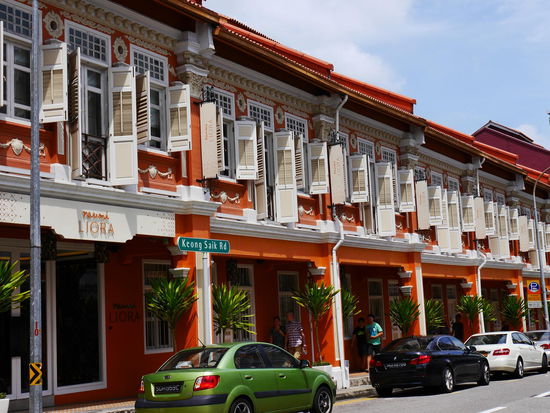 Sehr angenehm ist auch die Tatsache, dass in Singapur allgemein wenig Verkehr herrscht. Das liegt wahrscheinlich in erster Linie daran, dass Autofahren hier sehr teuer ist.