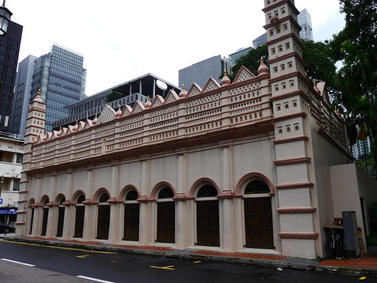 Auch eine Moschee darf in diesem Multikulti-Mix nicht fehlen.