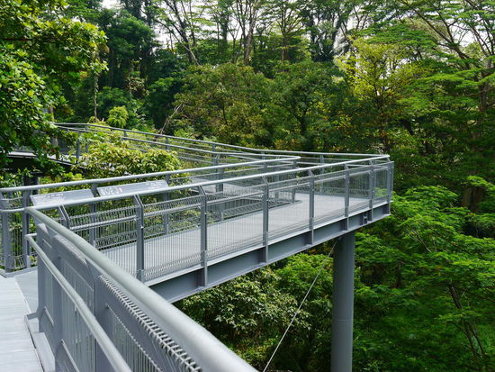 ... zu den ca. 2 Kilometer langen, leicht ansteigenden Brückenwegen, die als Alexandra Link zusammengefasst sind.