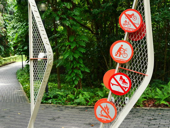 Hier wird nochmal darauf hingewiesen, was alles verboten ist.