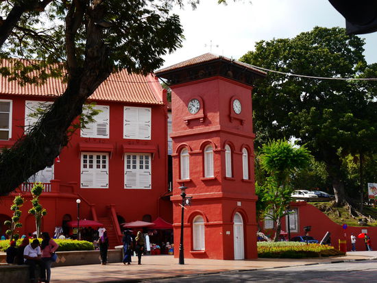 Clocktower mit Stadthys.