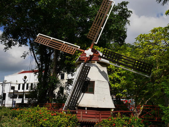 Holland läst grüßen. Eine Windmühle,die Asiaten drehen fast durch!!!