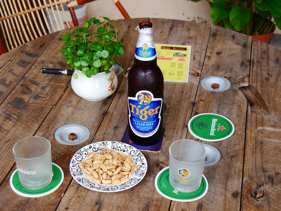 Unser letztes Bier am Fluss.