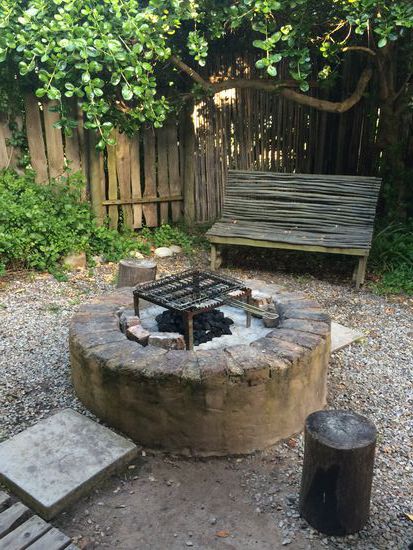 Unsere Terrasse mit Braai-Platz