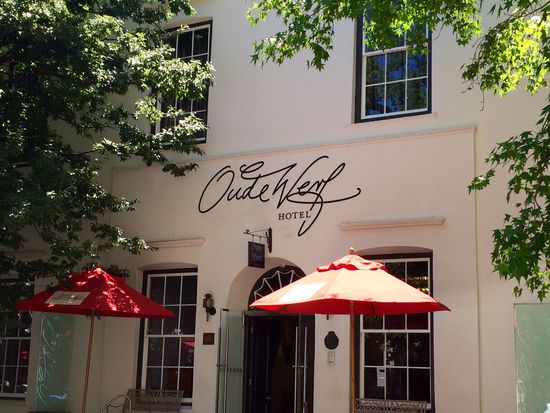 Der alte Hof (1787) angeblich das älteste Wirtshaus und Hotel in Südafrika