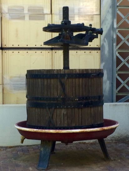 Diese Weinpresse ist nur noch Deco
