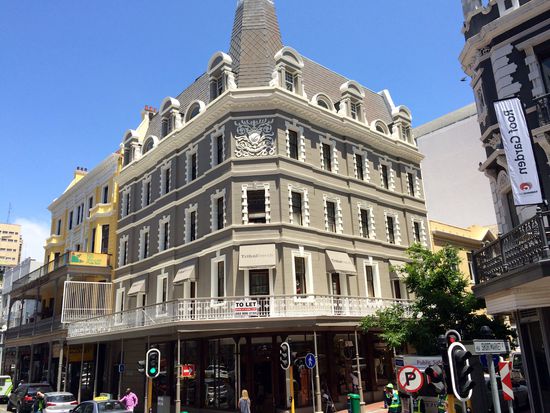 Mit z.T. noch wirklich schönen alten Häuserfassaden